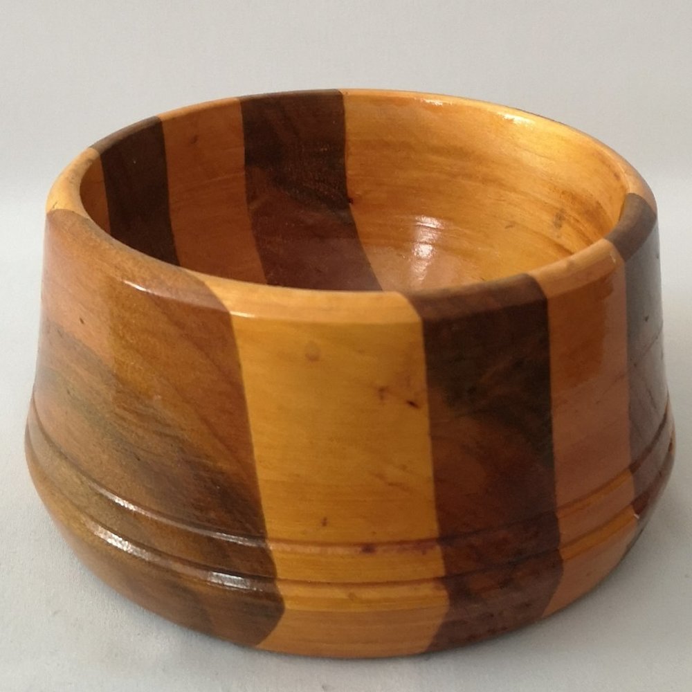 Vintage Hand-Carved Artisan Two-tone Wood Peanut Nut Bowl